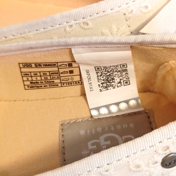 NEW! Ugg sz 2 White K Tassy Eyelet Shoes - Picture 6 of 10